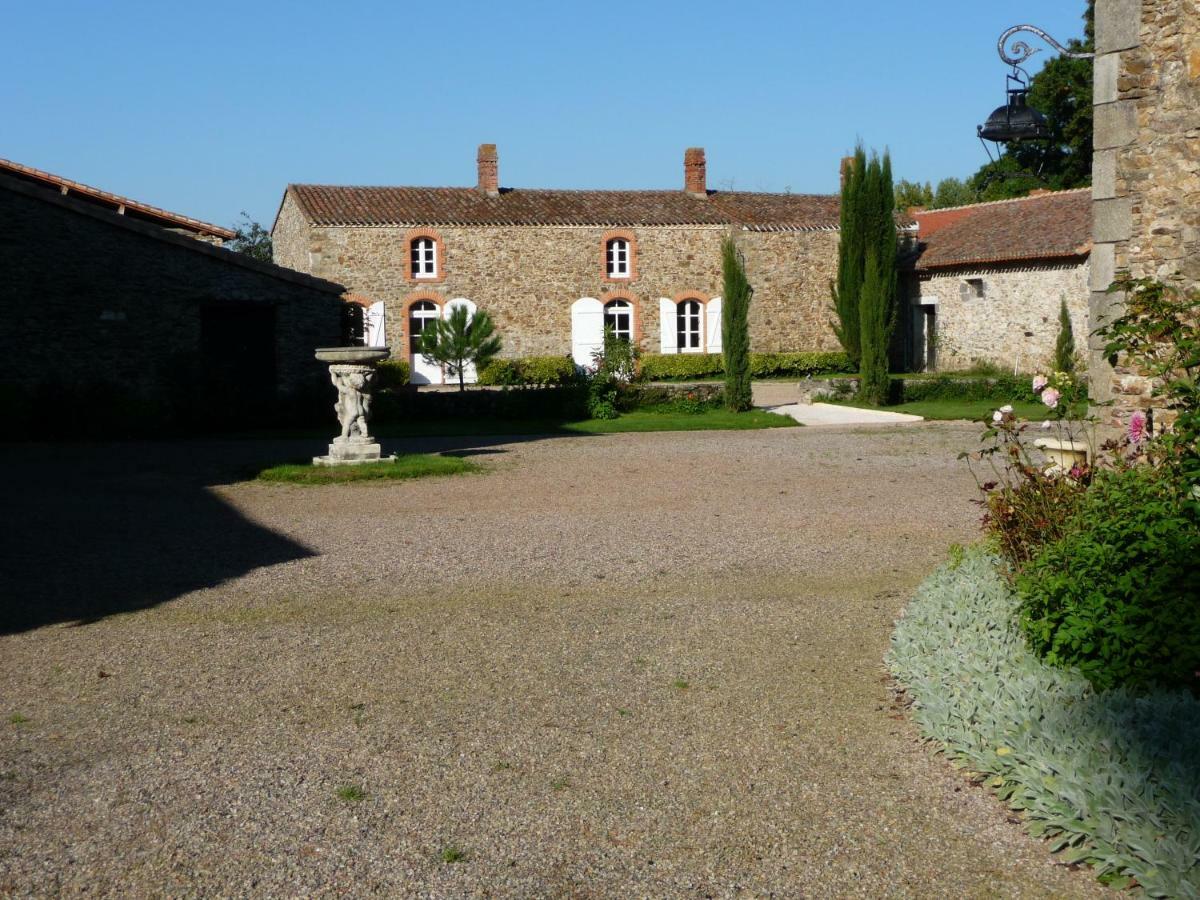 Longere Villa La Chapelle-Heulin Exterior photo